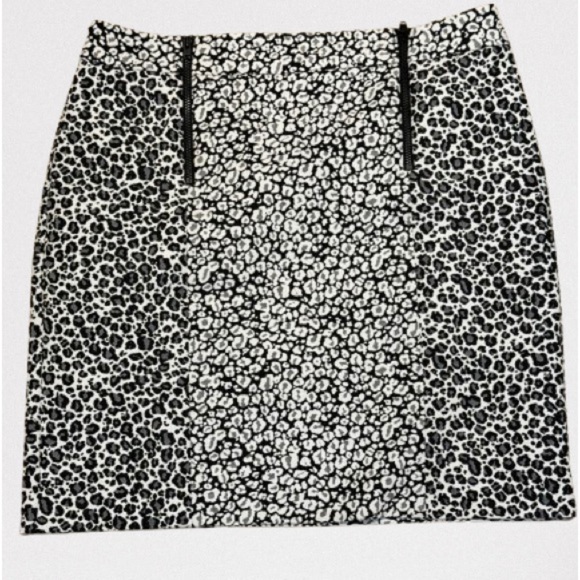 Ann Taylor Mini Skirt Double Zipper Animal Print Black White Size 6P - Picture 1 of 3